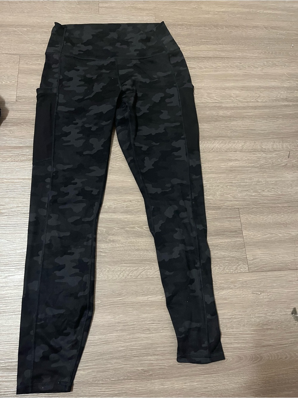 Black camo fabletics leggings
